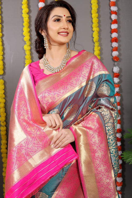 Load image into Gallery viewer, Supernal Rama Banarasi Silk Saree With Comely Blouse Piece
