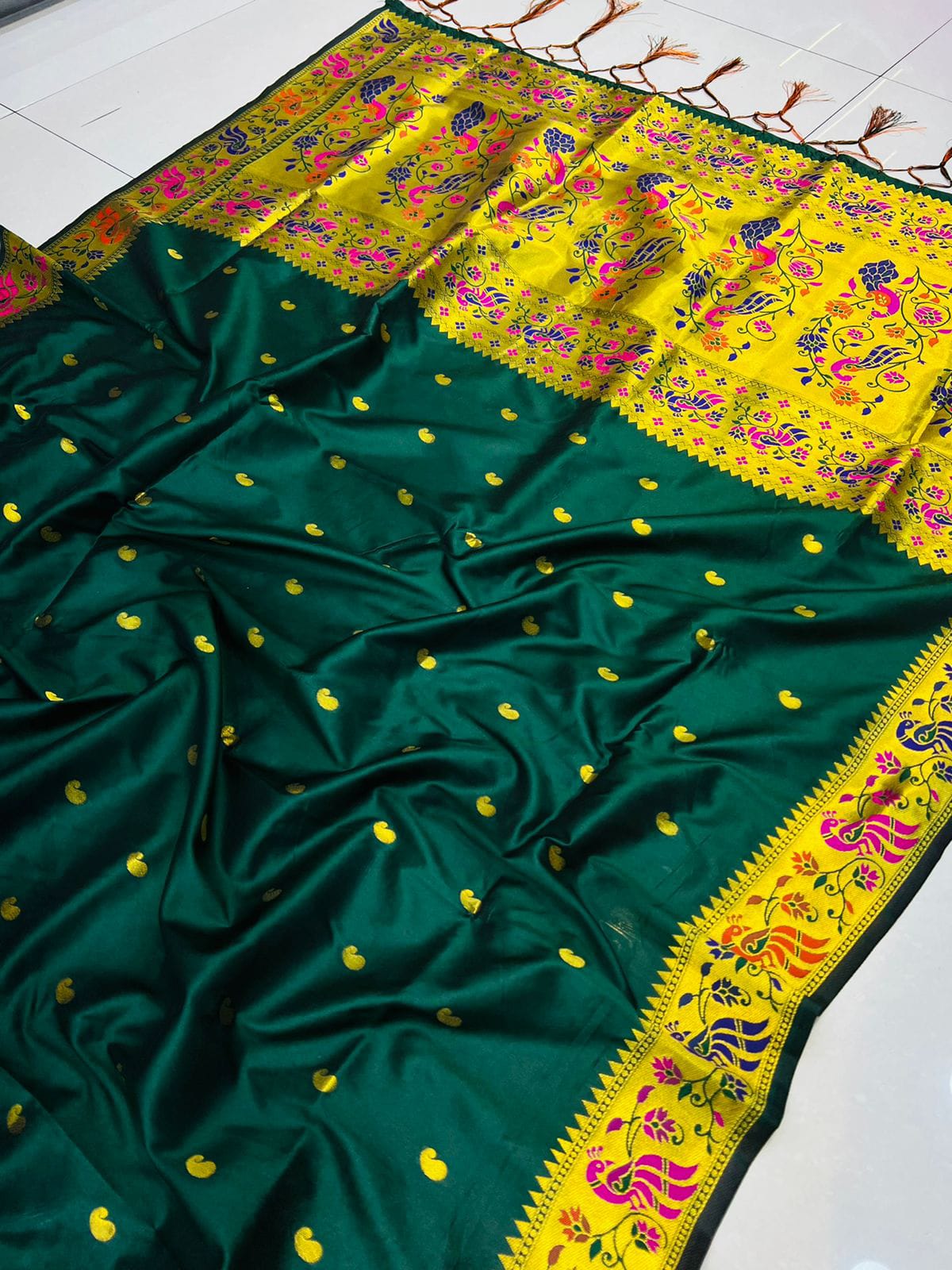 Demesne Dark Green Paithani Silk Saree With Evanescent Blouse Piece