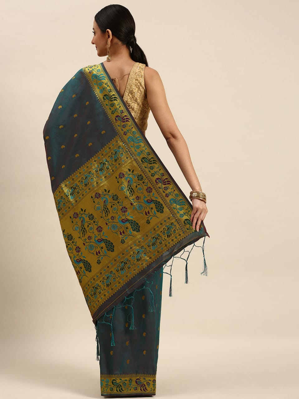 Vestigial Grey Paithani Silk Saree With Staggering Blouse Piece