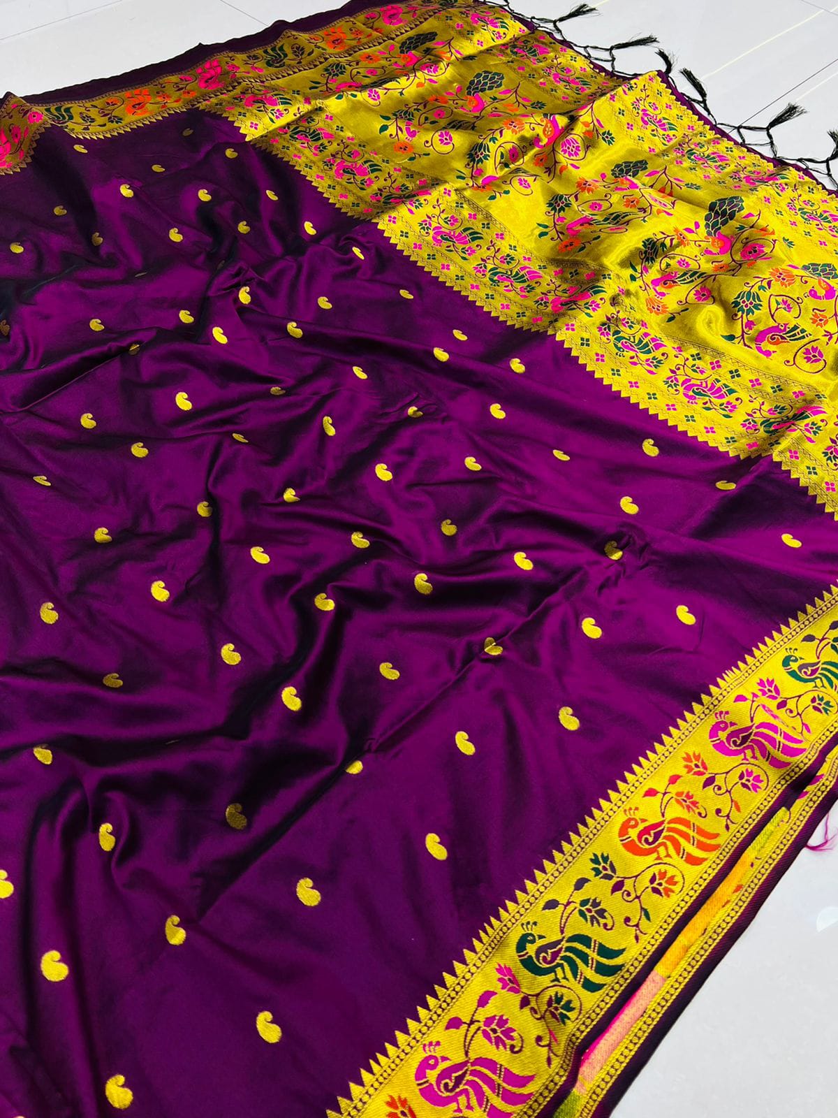 Woebegone Wine Paithani Silk Saree With Gratifying Blouse Piece