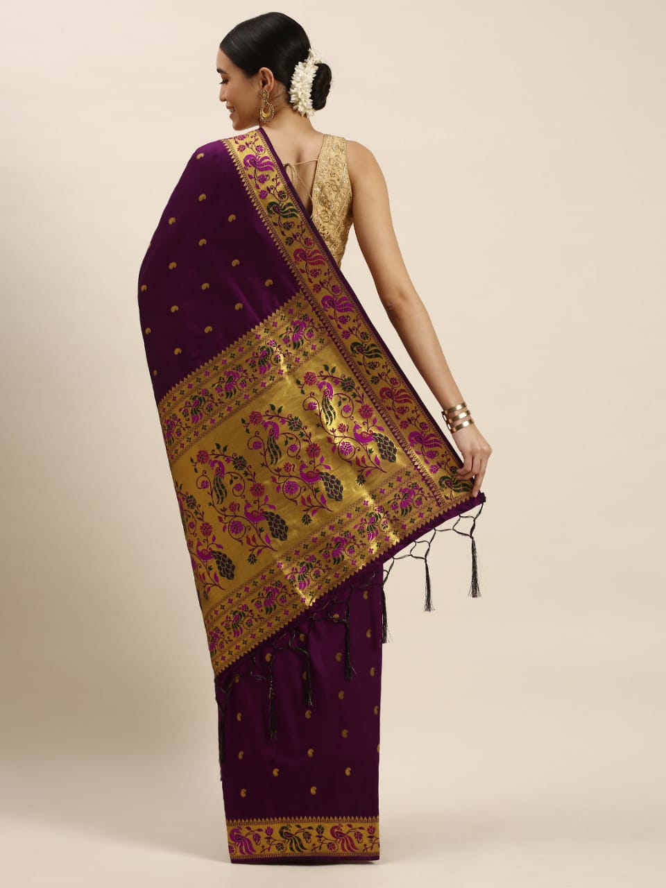 Woebegone Wine Paithani Silk Saree With Gratifying Blouse Piece