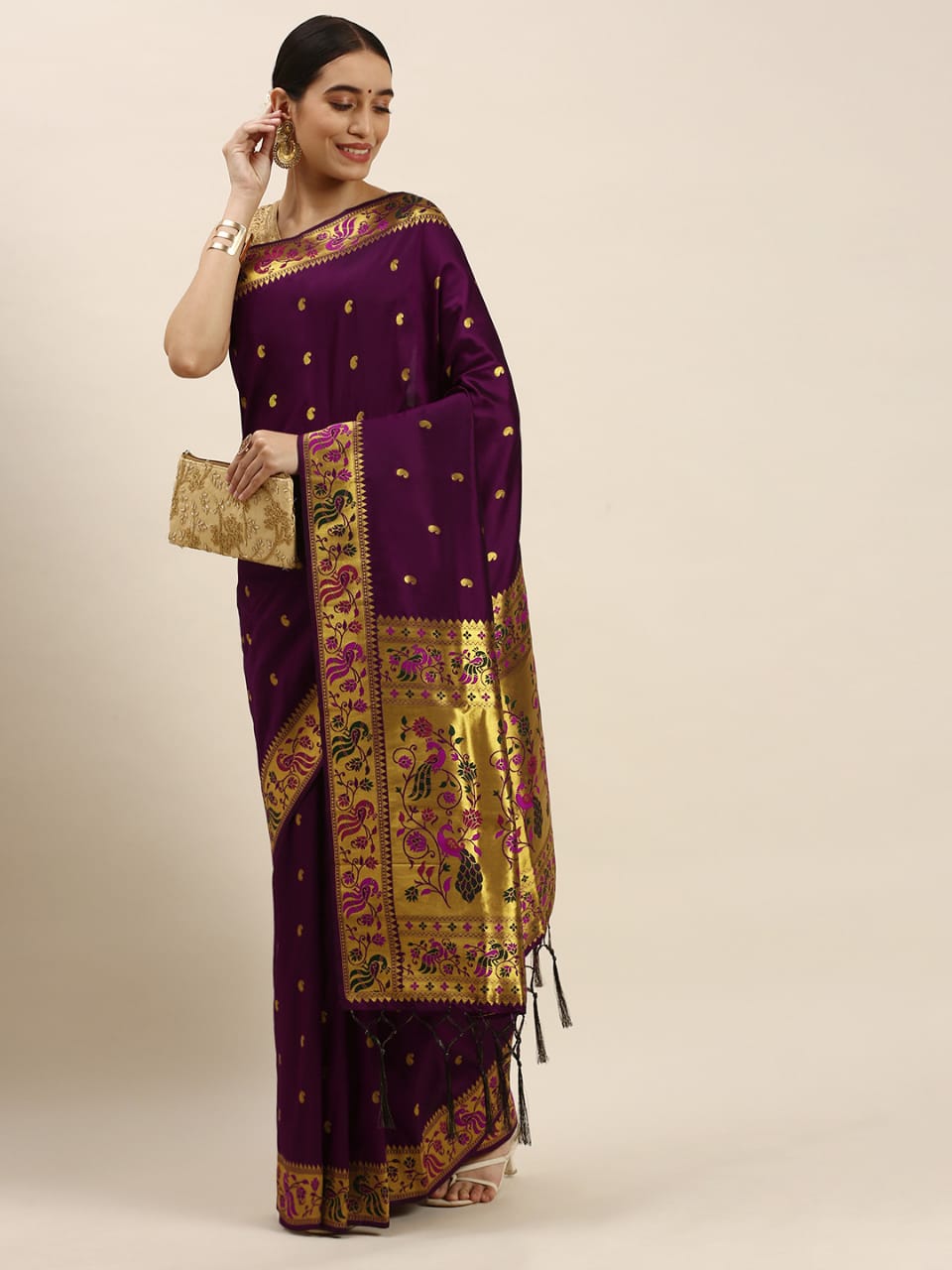 Woebegone Wine Paithani Silk Saree With Gratifying Blouse Piece