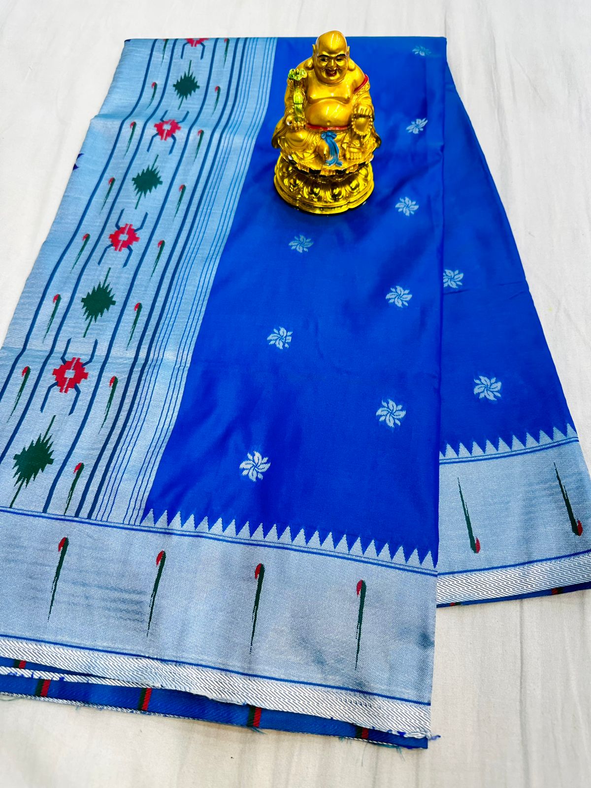 Surreptitious Blue Paithani Silk Saree With Incomparable Blouse Piece