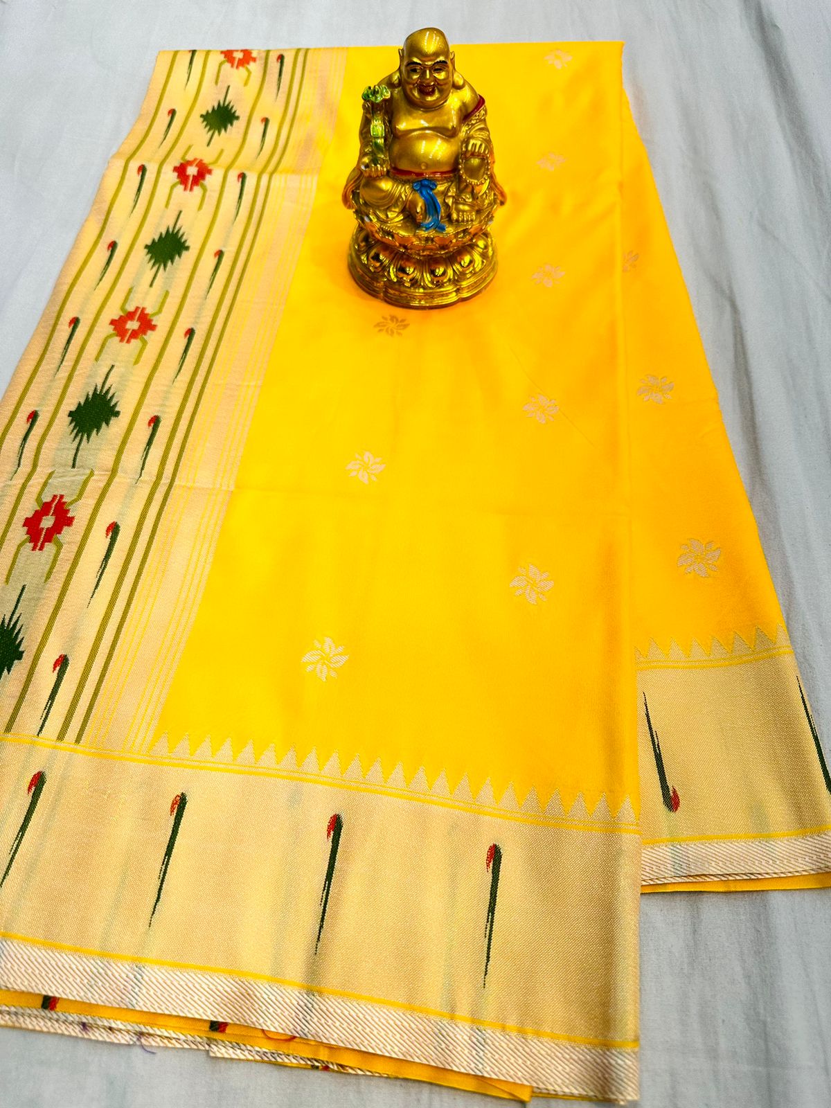 Incredible Yellow Paithani Silk Saree With Mesmeric Blouse Piece