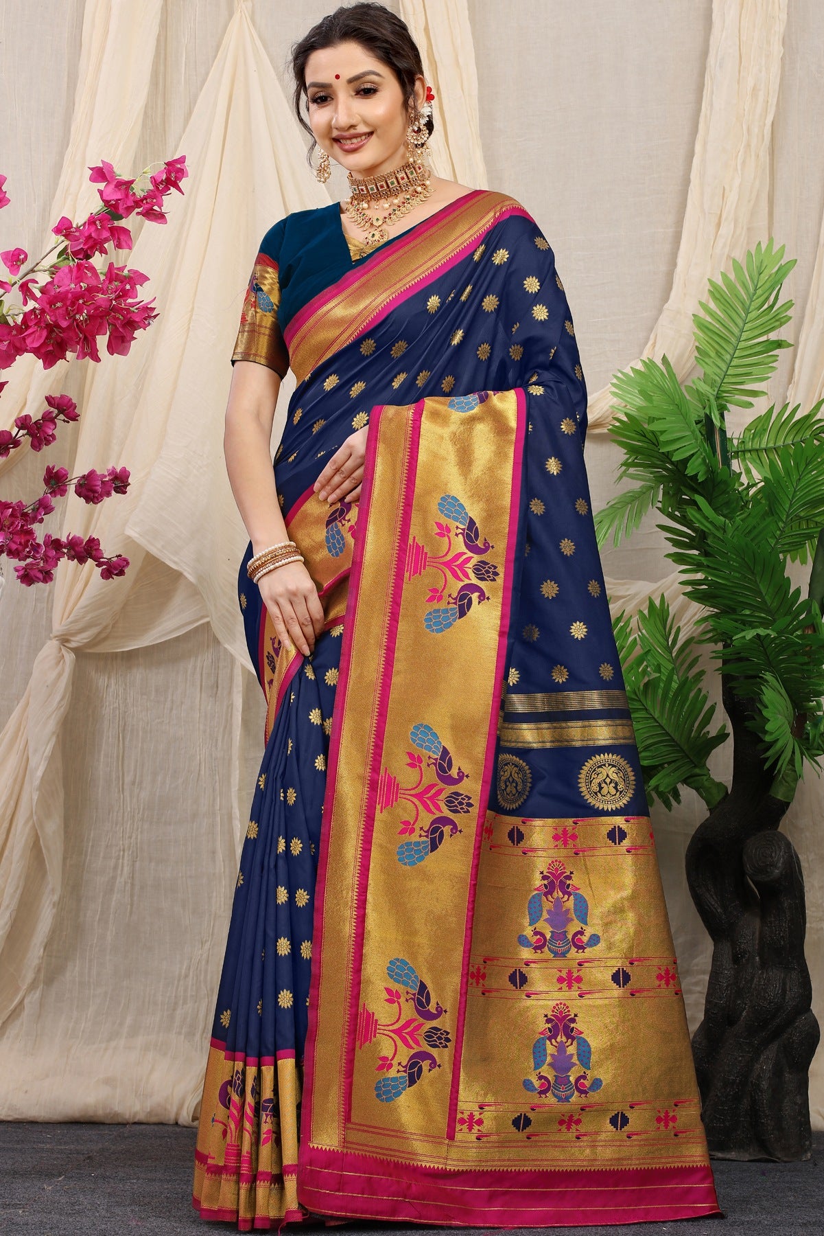 Groovy Blue Paithani Silk Saree With Splendorous Blouse Piece
