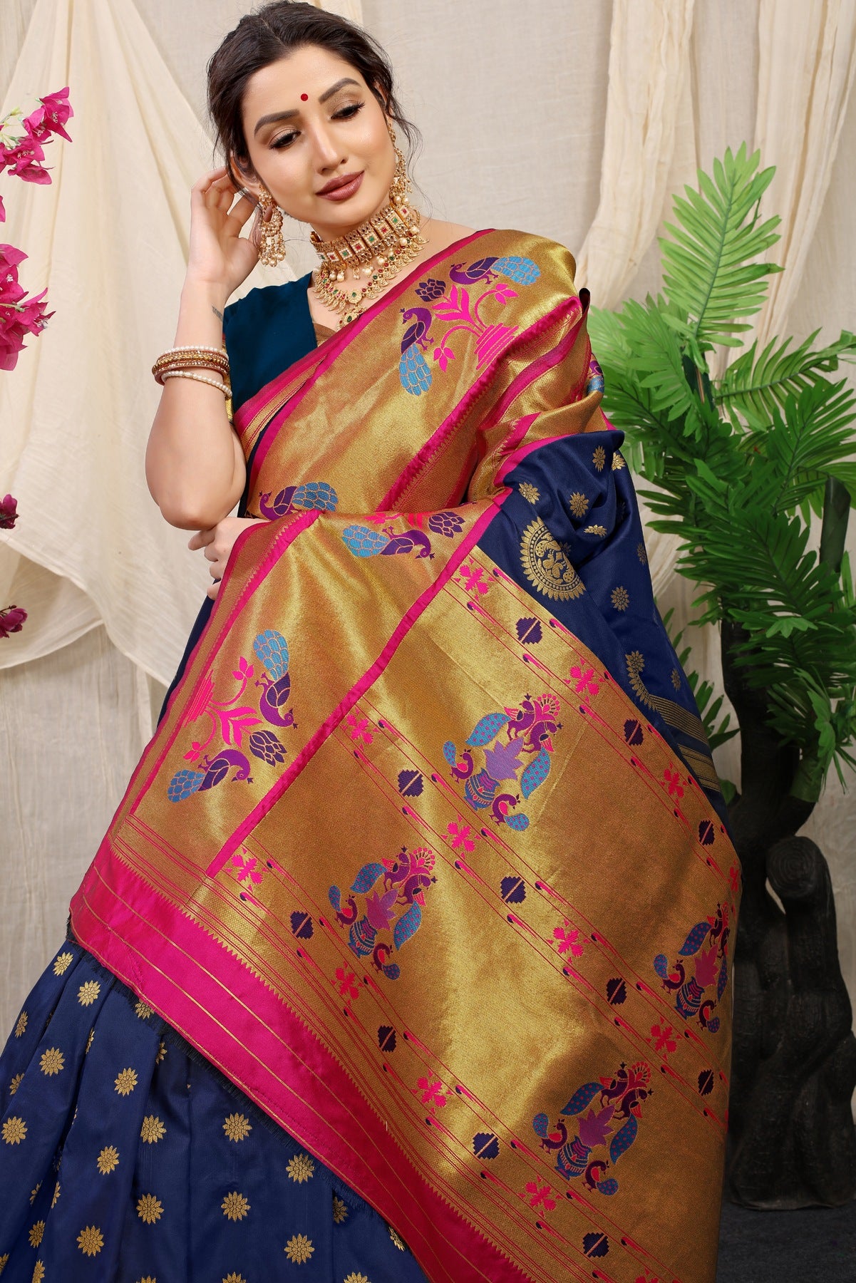 Groovy Blue Paithani Silk Saree With Splendorous Blouse Piece