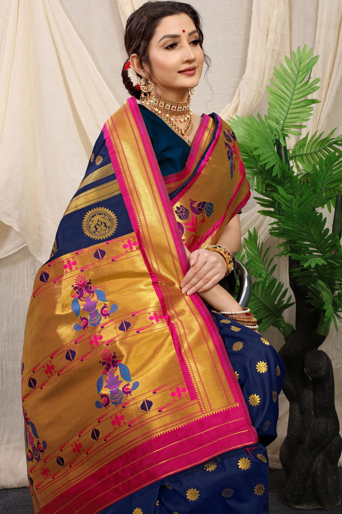 Groovy Blue Paithani Silk Saree With Splendorous Blouse Piece