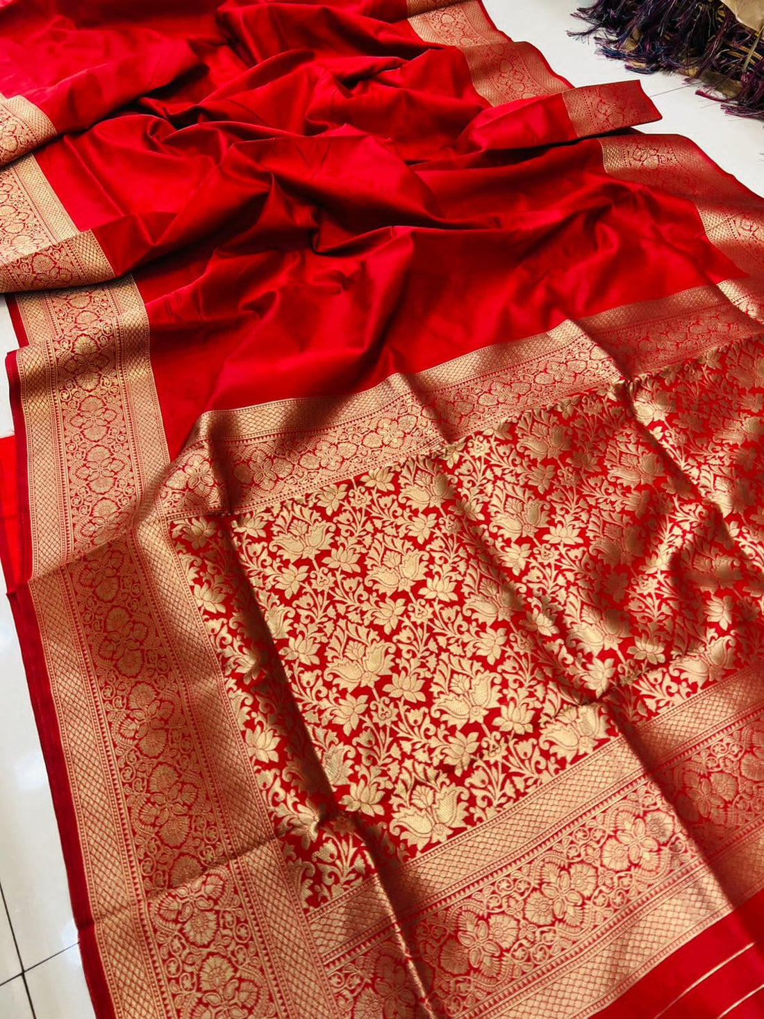 Stylish Red Soft Banarasi Silk Saree With Intricate Blouse Piece