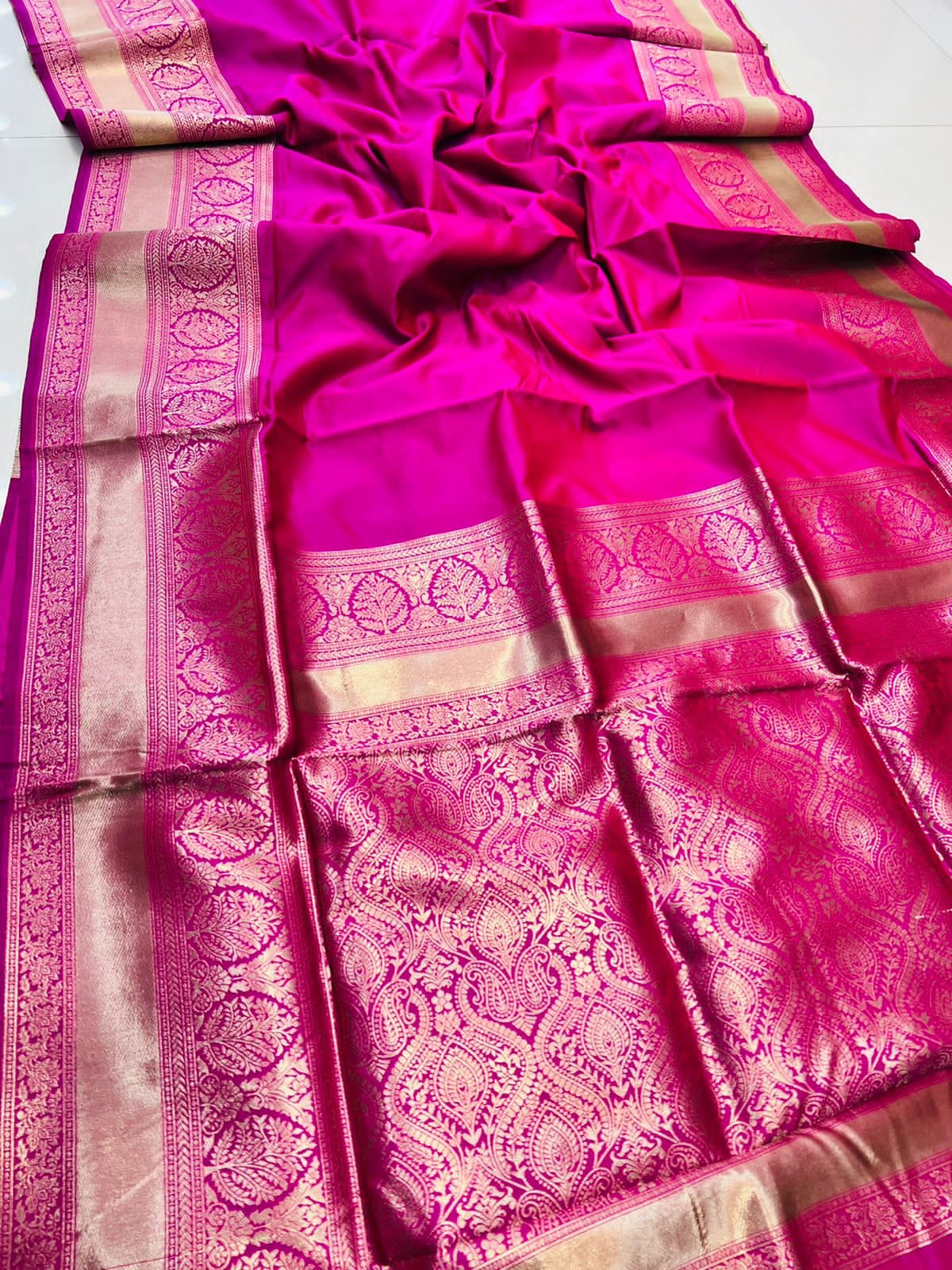 Girlish Dark Pink Soft Banarasi Silk Saree With Nemesis Blouse Piece