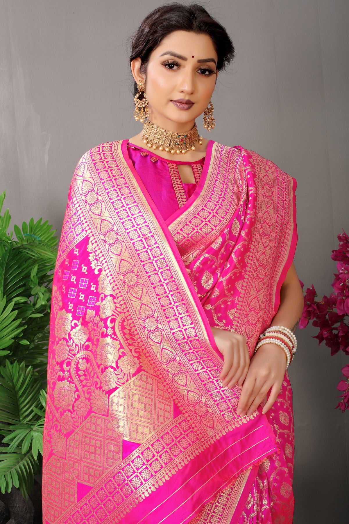 Eye-catching Dark Pink Banarasi Silk Saree With Fairytale Blouse Piece