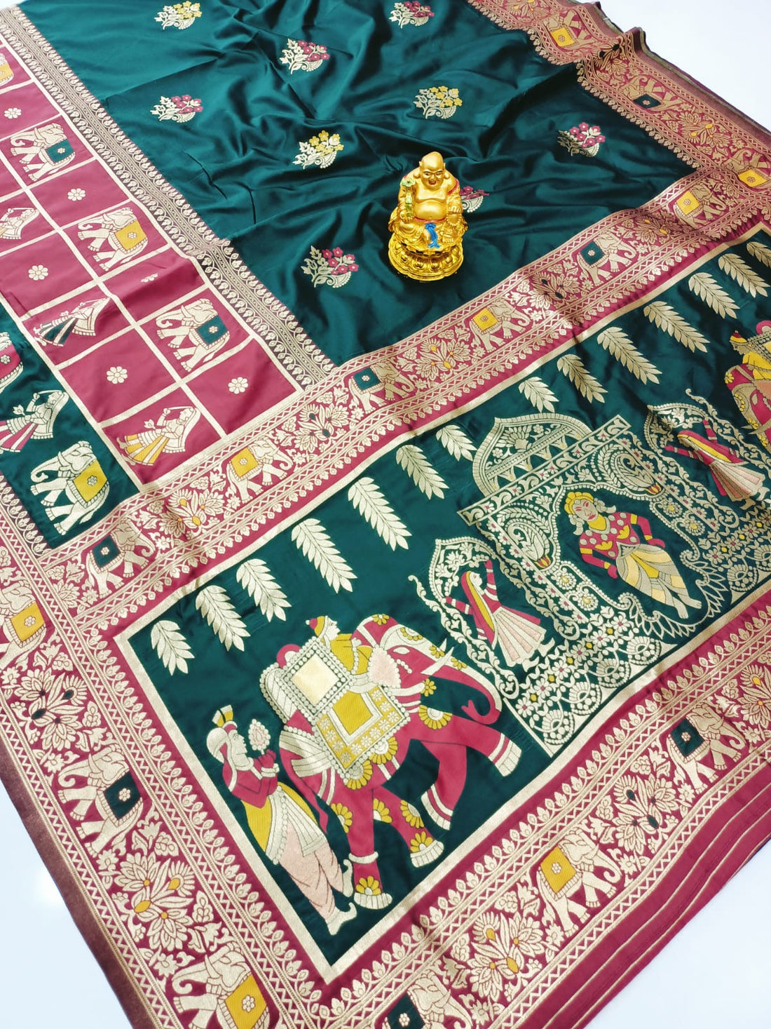 Splendorous Rama Patola Silk Saree With Groovy Blouse Piece