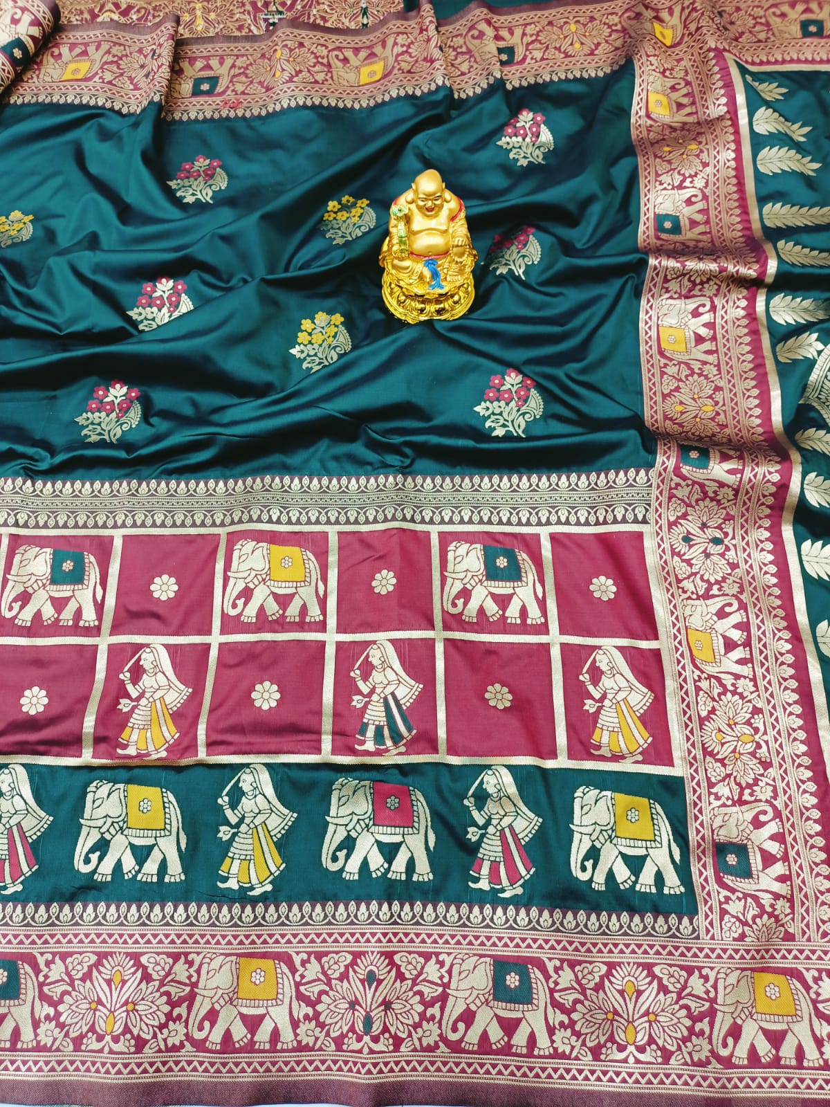 Splendorous Rama Patola Silk Saree With Groovy Blouse Piece