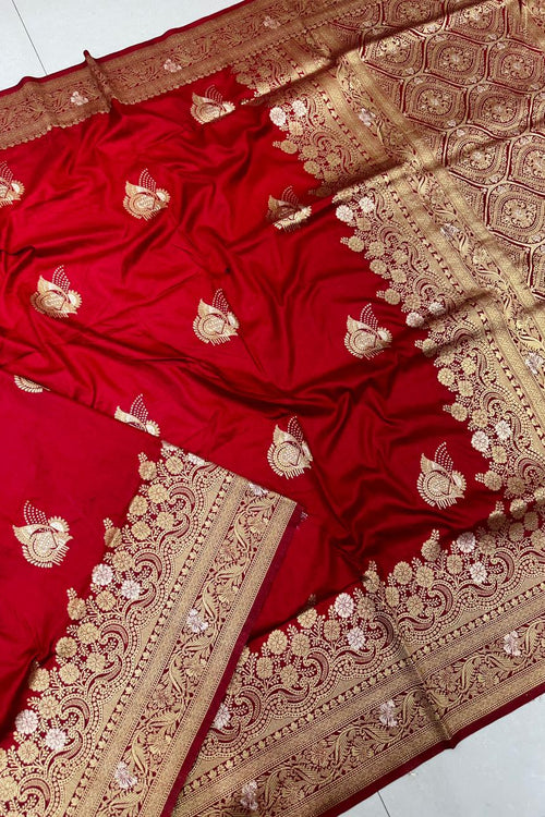 Load image into Gallery viewer, Bewitching Red Banarasi Silk Saree With Splendorous Blouse Piece

