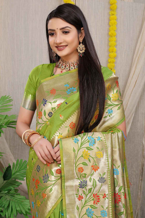 Load image into Gallery viewer, Traditional Green Paithani Silk Saree With Blissful Blouse Piece
