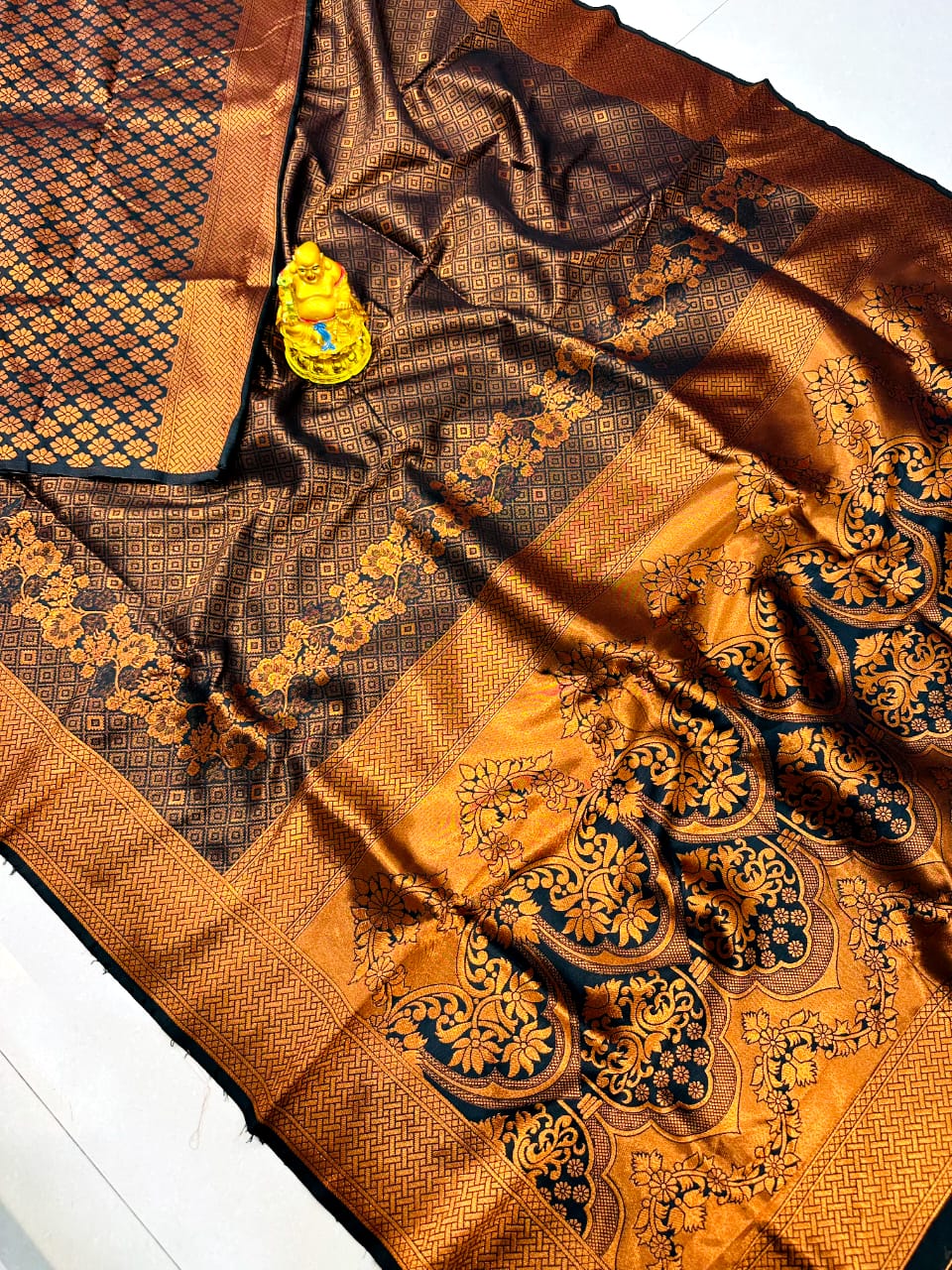 Innovative Black Kanjivaram Silk with Rich Blue Blouse Piece