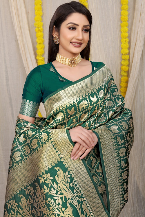 Load image into Gallery viewer, Jazzy Green Banarasi Silk Saree With Sensational Blouse Piece
