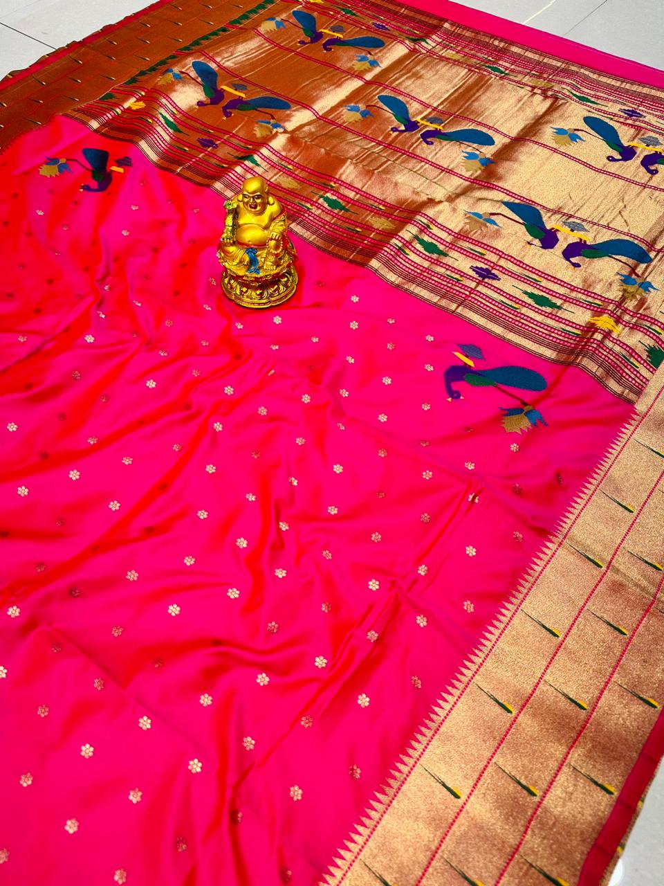 Incomparable Dark Pink Paithani Silk Saree With Lassitude Blouse Piece