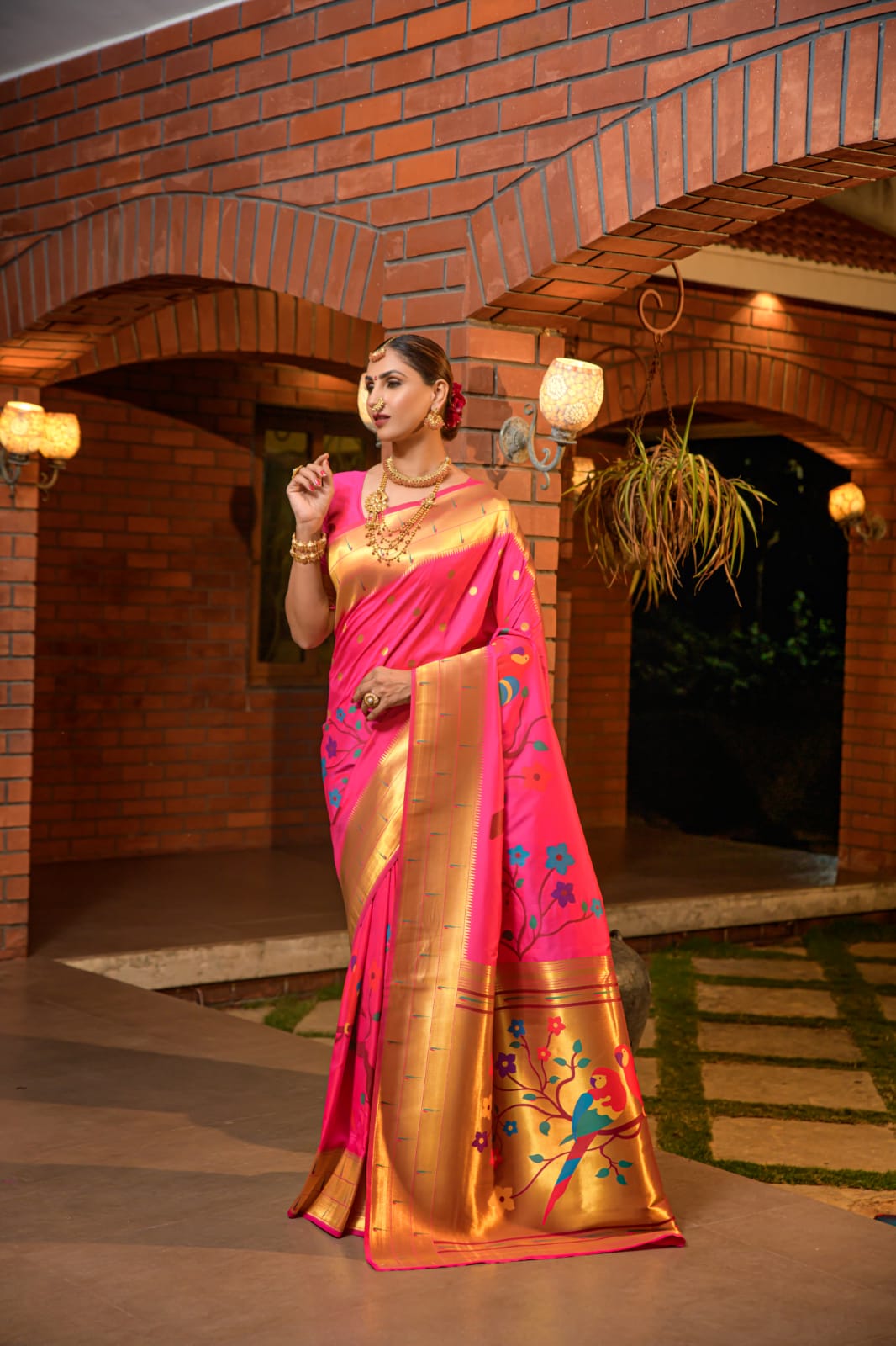 Appealing Dark Pink Paithani Silk Saree With Stunner Blouse Piece