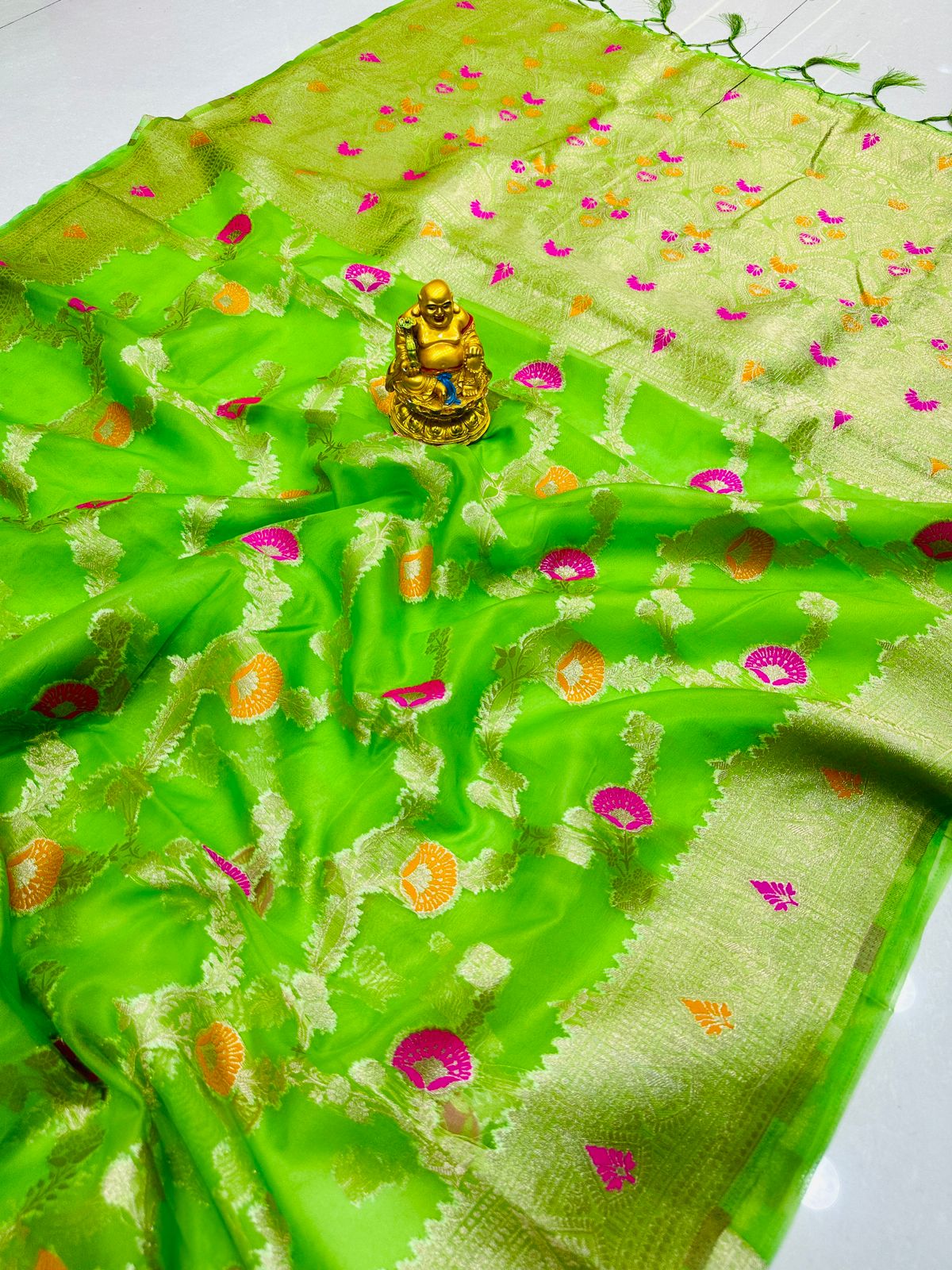 Excellent Green Organza Silk Saree With Woebegone Blouse Piece