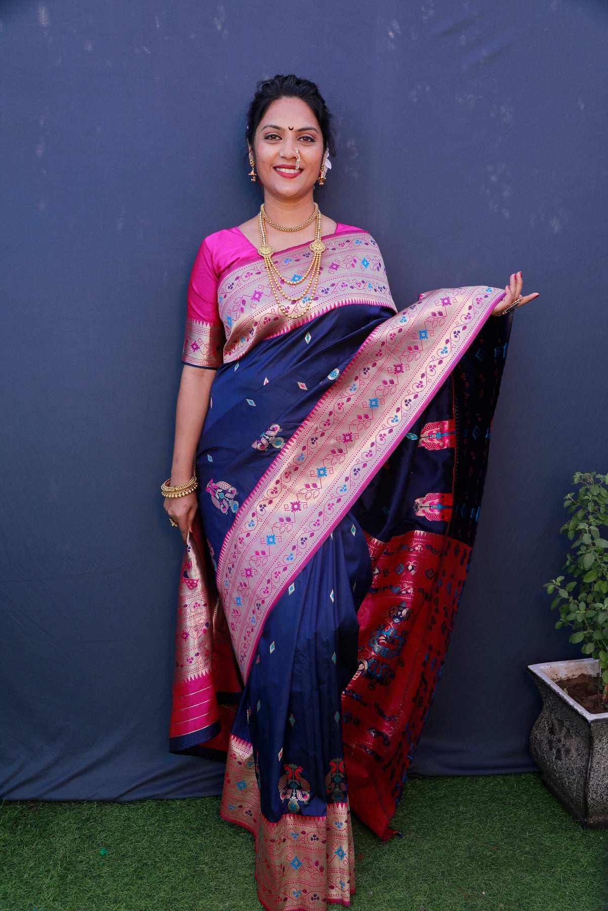 Eye-catching Navy Blue Paithani Silk Saree With Classy Blouse Piece