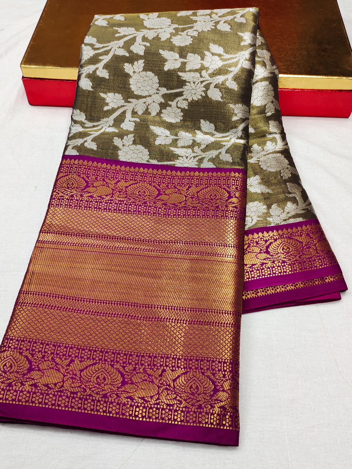 Stunner Mehndi Kanjivaram Silk With Efflorescence Blouse Piece