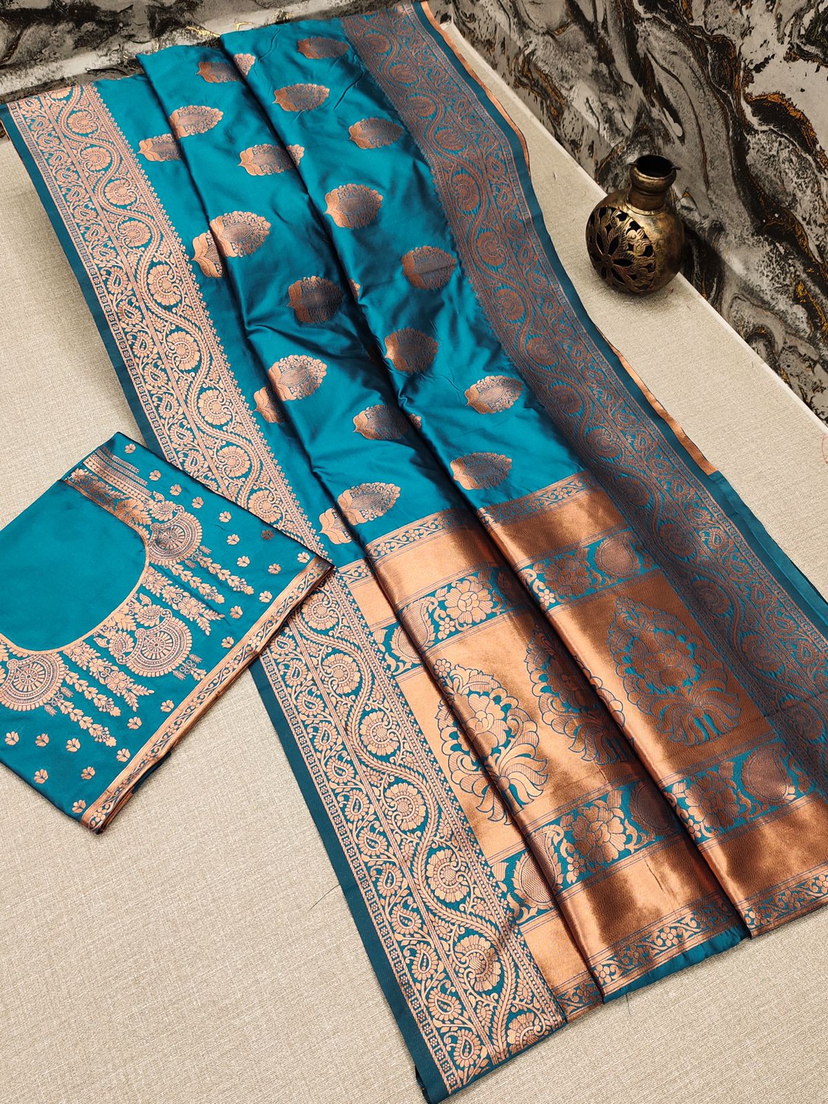 Flaunt Rama Banarasi Silk Saree With Smashing Blouse Piece