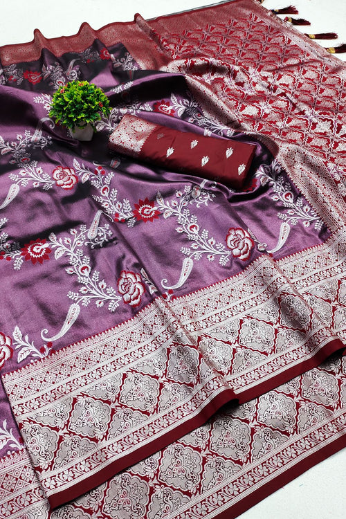 Load image into Gallery viewer, Invaluable Purple Kanjivaram Silk Saree With Snappy Blouse Piece
