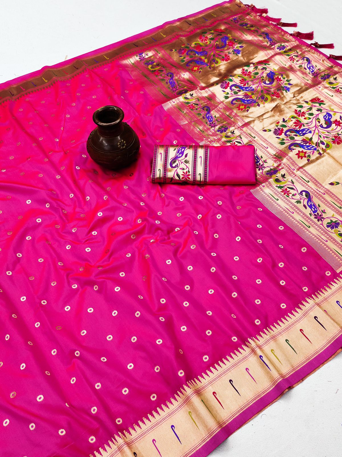 Invaluable Dark Pink Paithani Silk Saree With Ethnic Blouse Piece