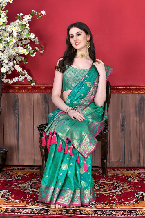 Load image into Gallery viewer, Outstanding Rama Banarasi Silk Saree With Pretty Blouse Piece
