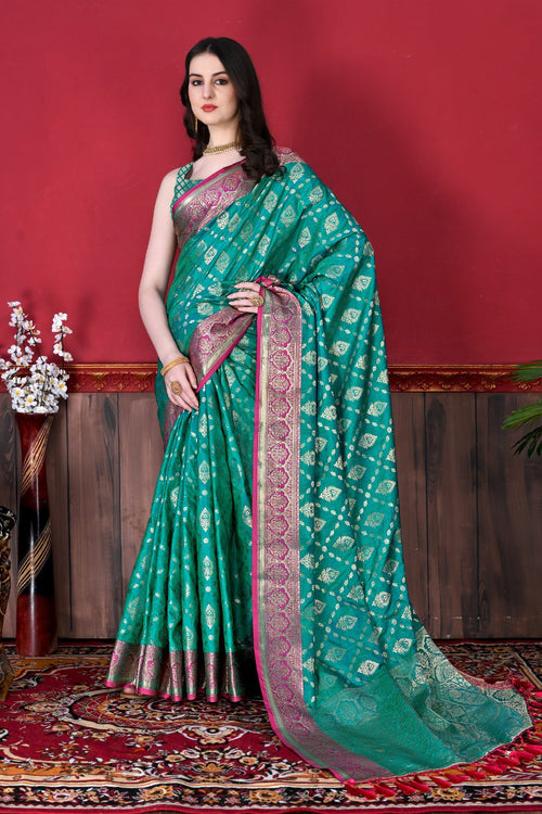 Load image into Gallery viewer, Jazzy Rama Banarasi Silk Saree With Classic Blouse Piece
