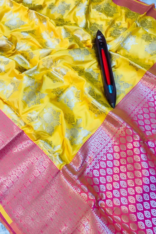Load image into Gallery viewer, Snappy Yellow Kanjivaram Silk With Alluring Blouse Piece
