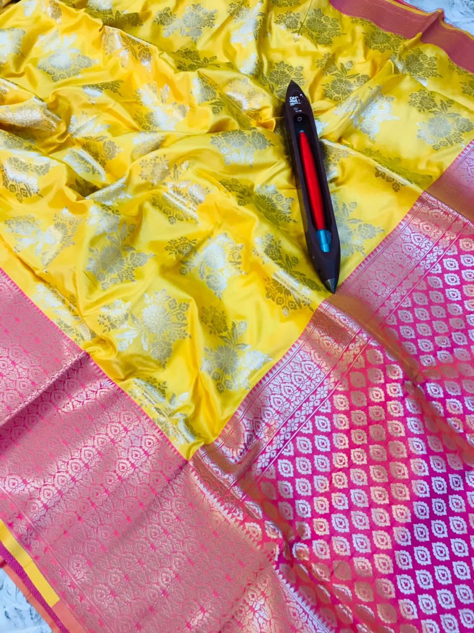 Snappy Yellow Kanjivaram Silk With Alluring Blouse Piece