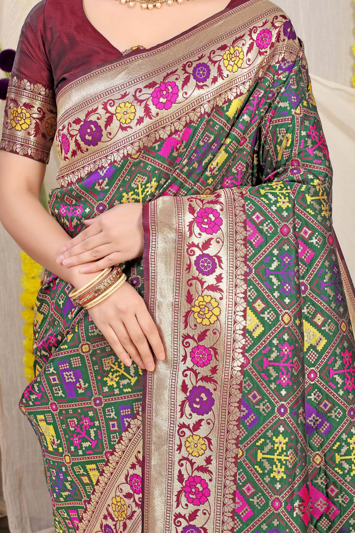 Improbable Dark Green Paithani Silk Saree With Gratifying Blouse Piece