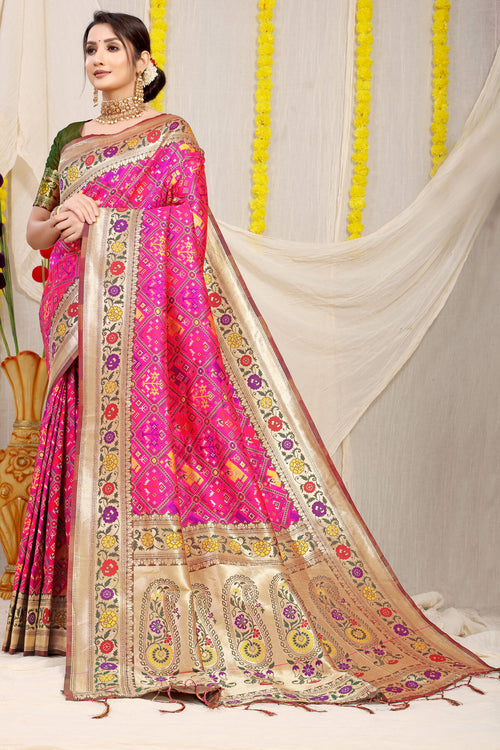 Load image into Gallery viewer, Enchanting Dark Pink Paithani Silk Saree With Flaunt Blouse Piece
