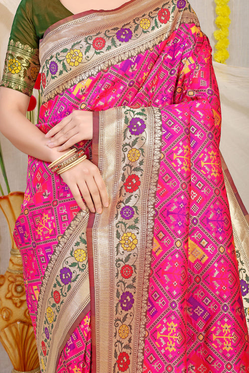 Load image into Gallery viewer, Enchanting Dark Pink Paithani Silk Saree With Flaunt Blouse Piece
