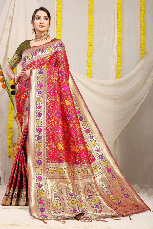 Load image into Gallery viewer, Vestigial Red Paithani Silk Saree With Admirable Blouse Piece
