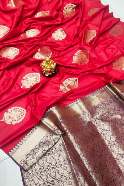 Jazzy Red Banarasi Silk Saree With Radiant Blouse Piece