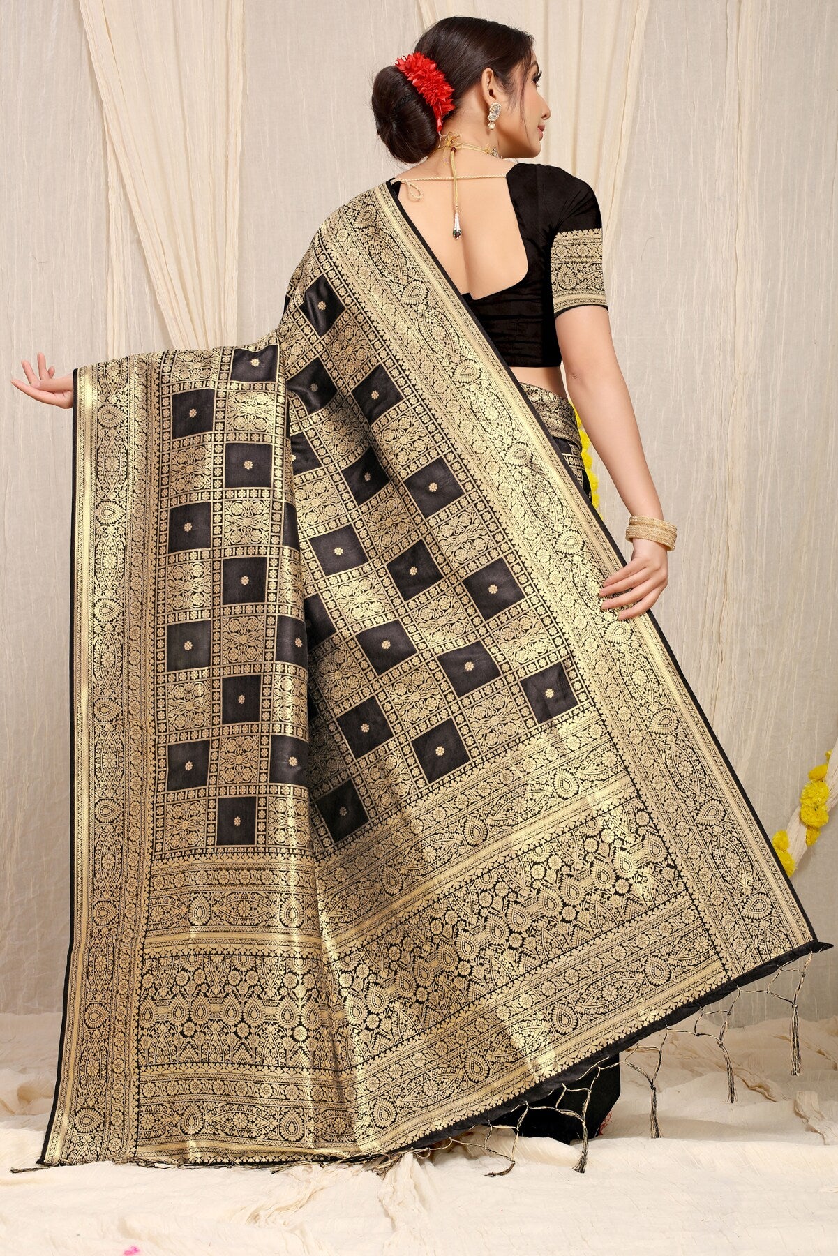 Refreshing Black Kanjivaram Silk Saree With Glittering Blouse Piece