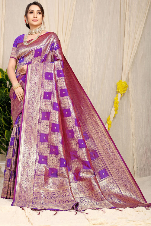 Load image into Gallery viewer, Staring Mehndi Kanjivaram Silk Saree With Glittering Blouse Piece
