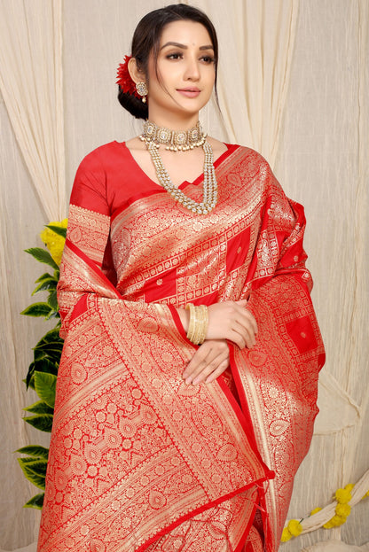 Deserving Red Kanjivaram Silk Saree With Glittering Blouse Piece