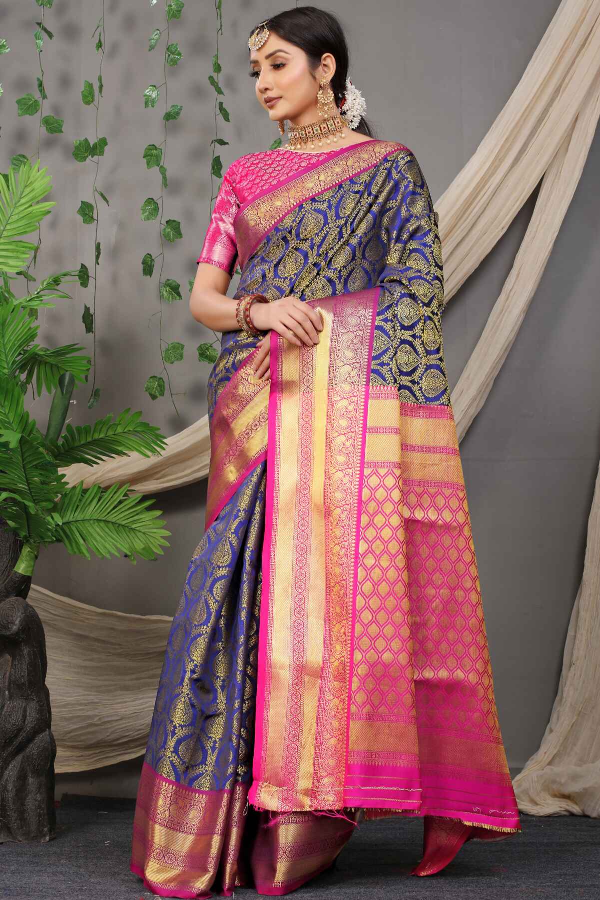 Breathtaking Navy Blue Soft Banarasi Silk Saree With Divine Blouse Piece