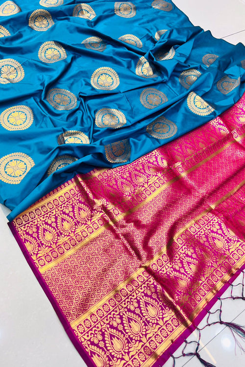 Load image into Gallery viewer, Elegant Firozi Kanjivaram Silk Saree and Angelic Blouse Piece
