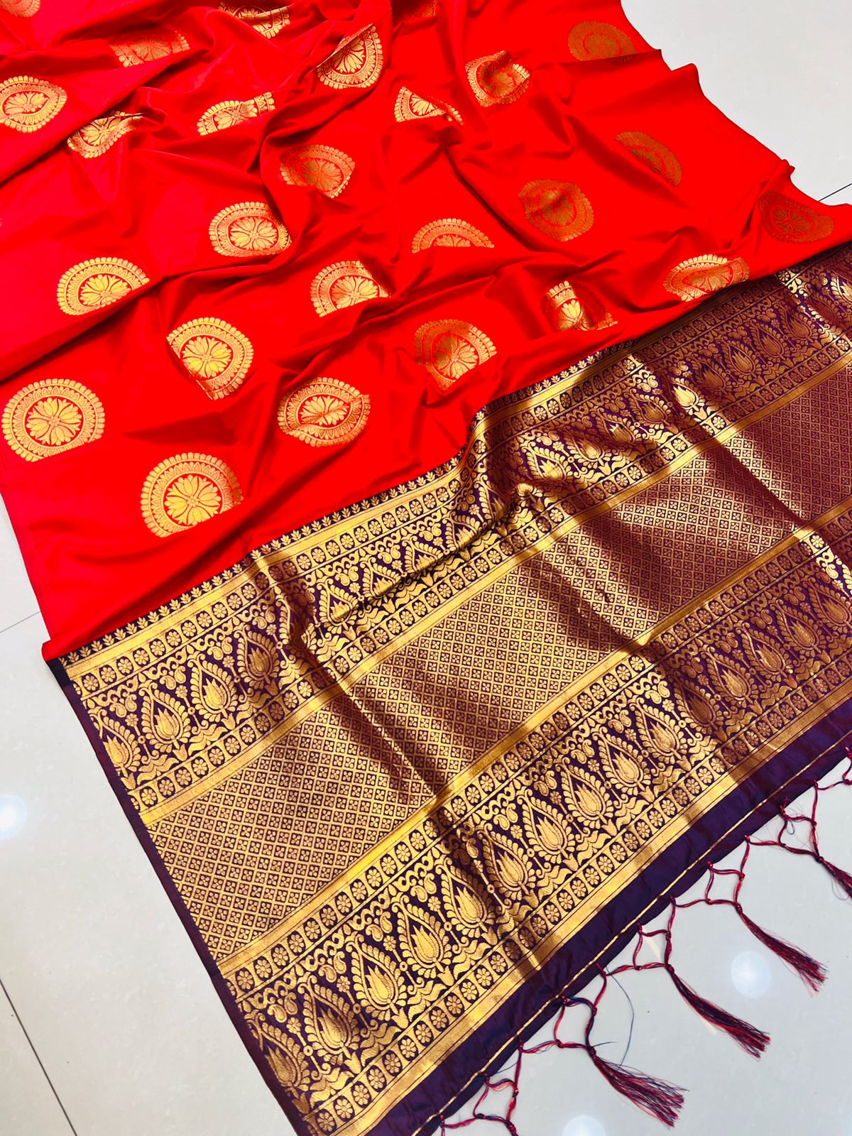 Deserving Red Kanjivaram Silk Saree and Angelic Blouse Piece