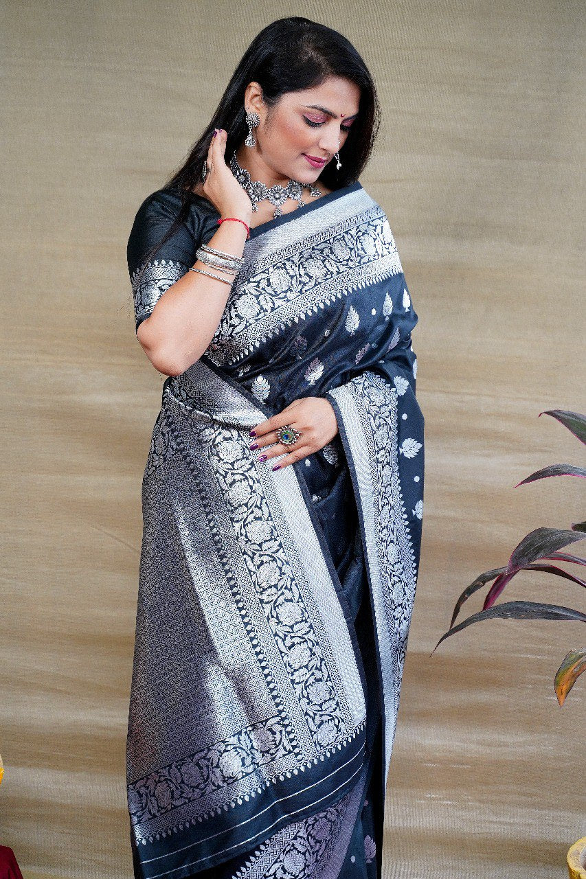 Proficient Black Banarasi Silk Saree With Symmetrical Blouse Piece