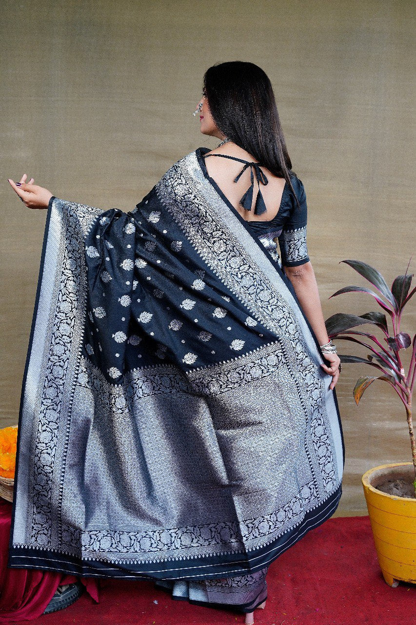 Proficient Black Banarasi Silk Saree With Symmetrical Blouse Piece