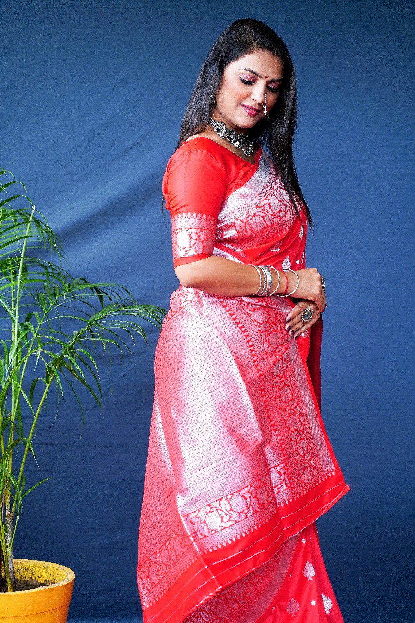 Tremendous Red Banarasi Silk Saree With Symmetrical Blouse Piece