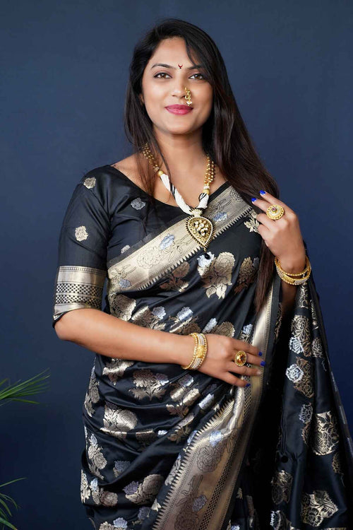 Load image into Gallery viewer, Adorning Black Kanjivaram Silk Saree With Glittering Blouse Piece
