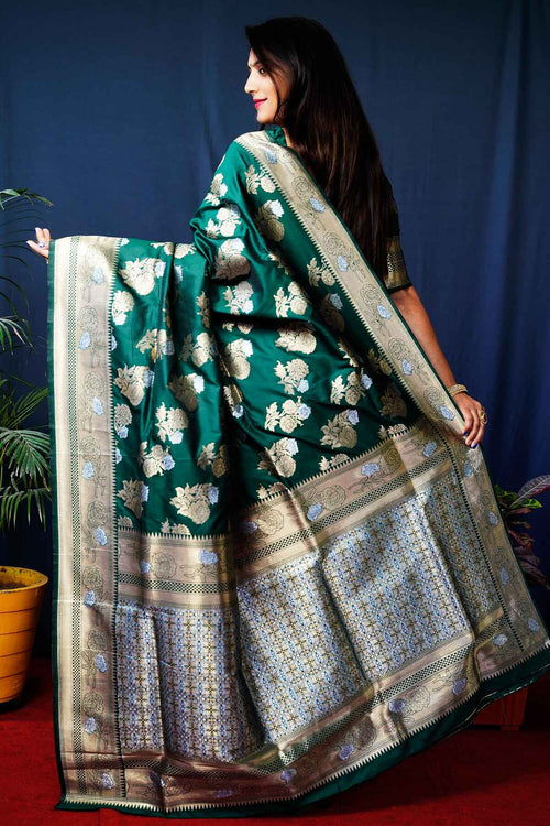 Load image into Gallery viewer, Superb Dark Green Kanjivaram Silk Saree With Glittering Blouse Piece
