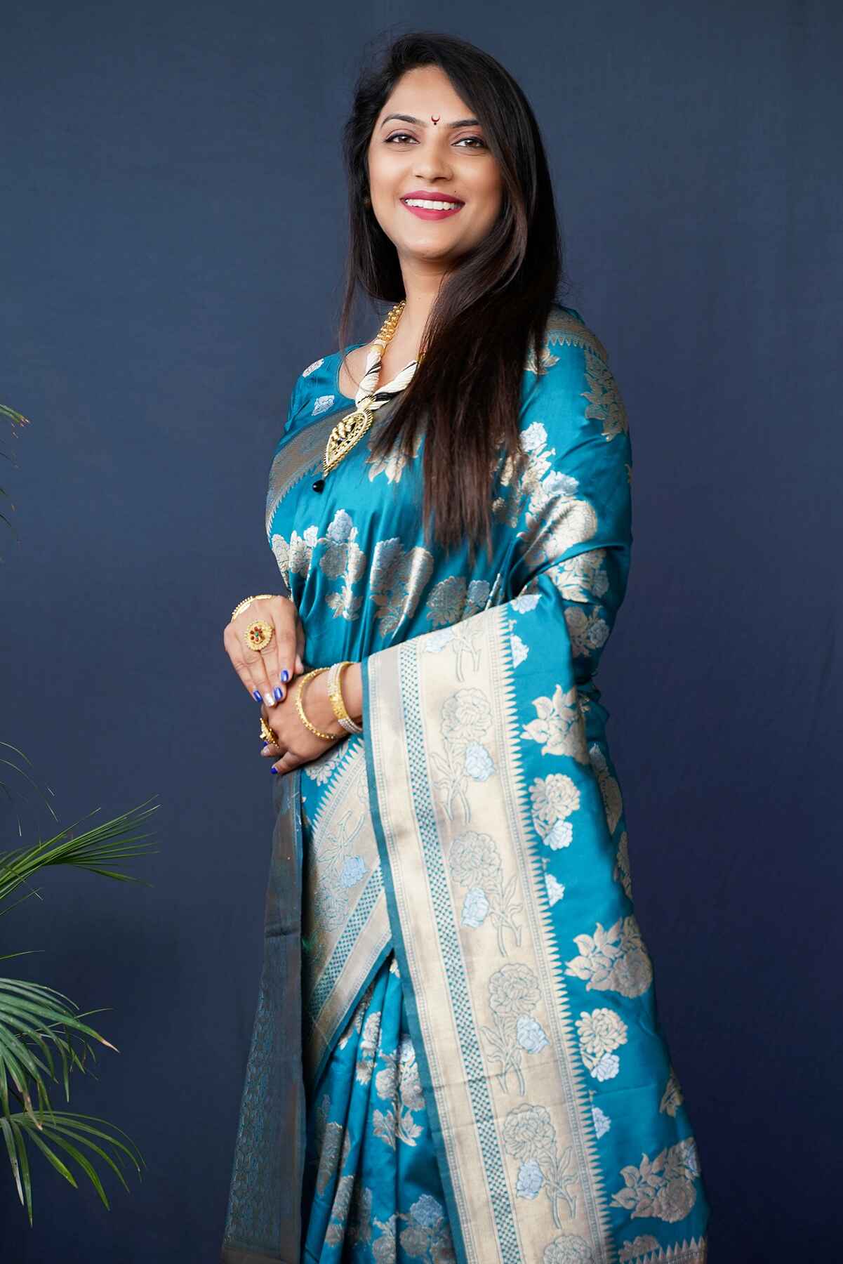 Scrumptious Firozi Kanjivaram Silk With Glittering Blouse Piece