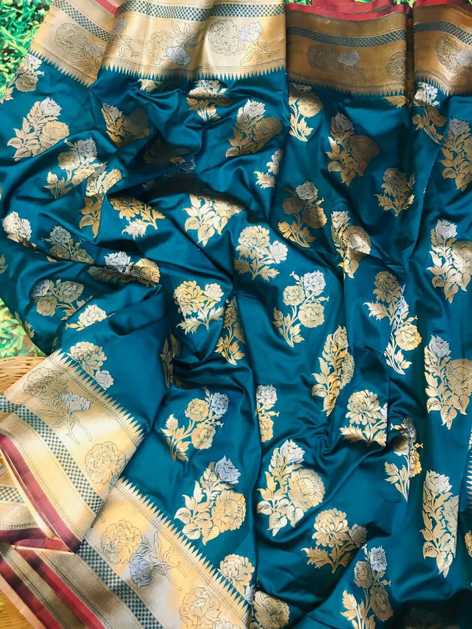 Scrumptious Firozi Kanjivaram Silk With Glittering Blouse Piece